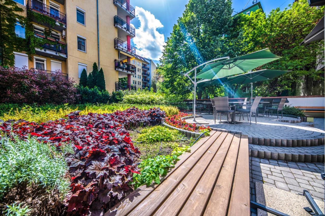 Corvin Hotel Budapest Sissi Wing Bagian luar foto