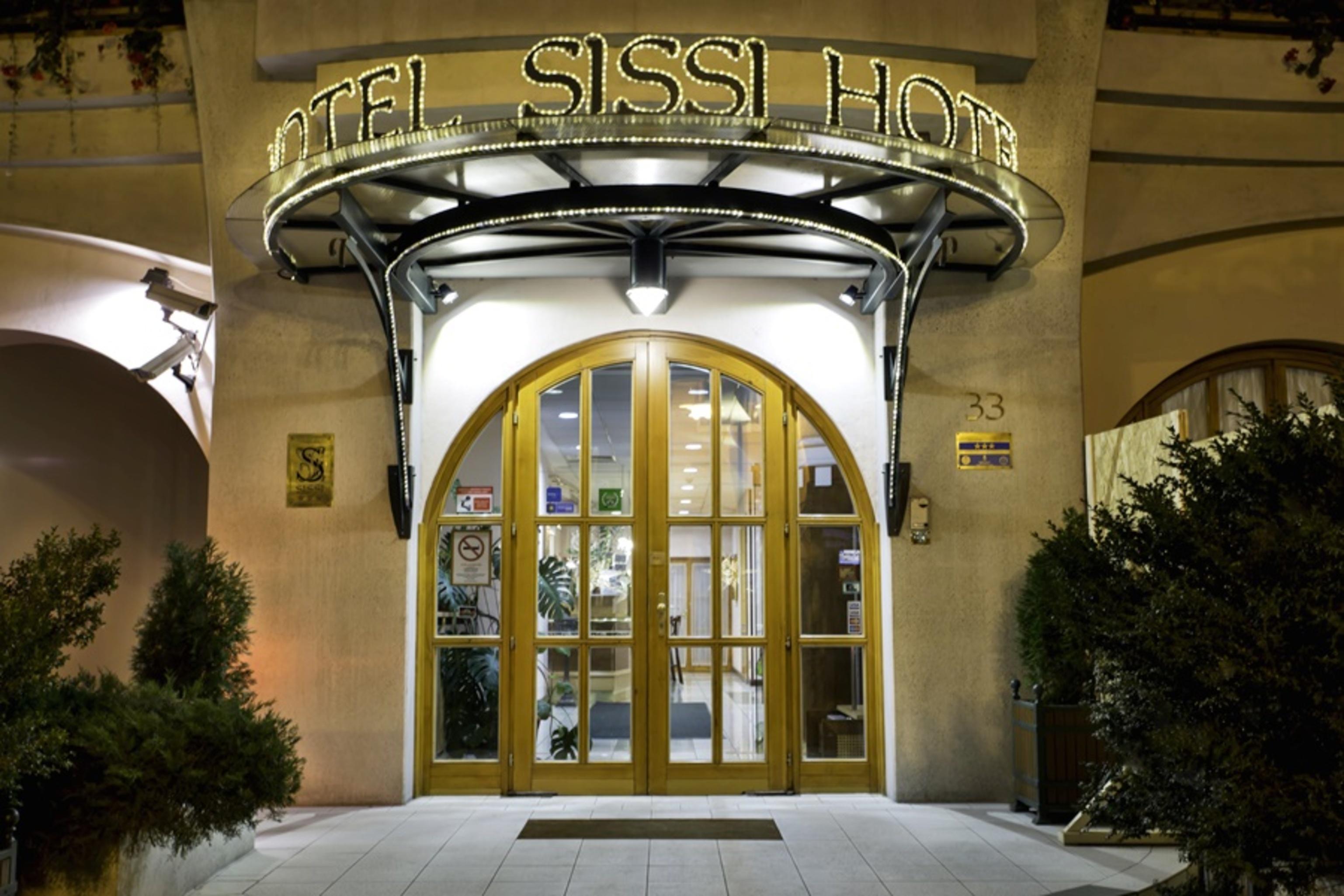 Corvin Hotel Budapest Sissi Wing Bagian luar foto