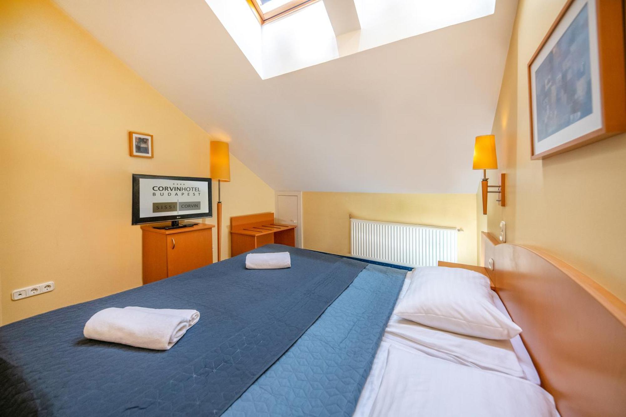 Corvin Hotel Budapest Sissi Wing Bagian luar foto