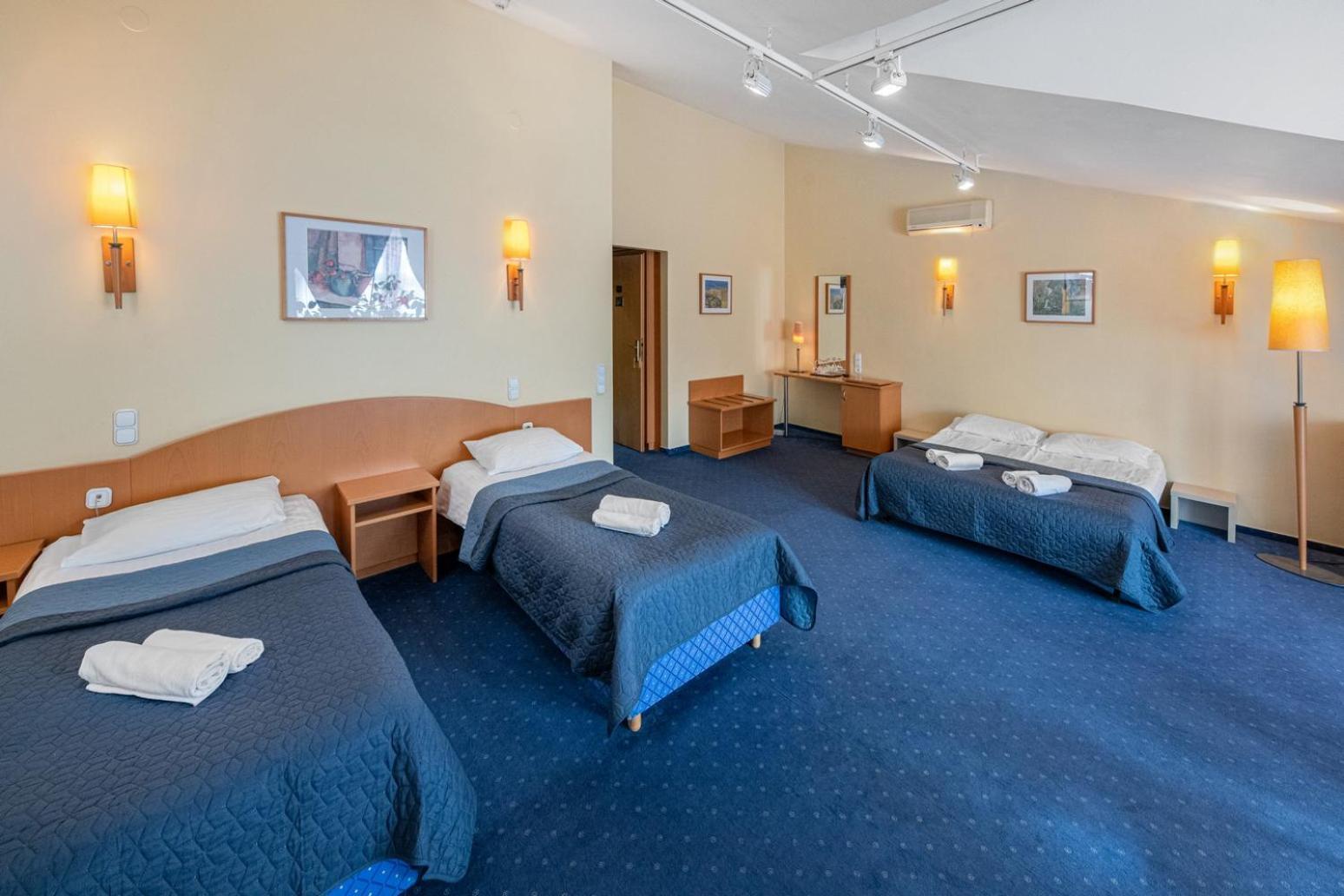 Corvin Hotel Budapest Sissi Wing Bagian luar foto