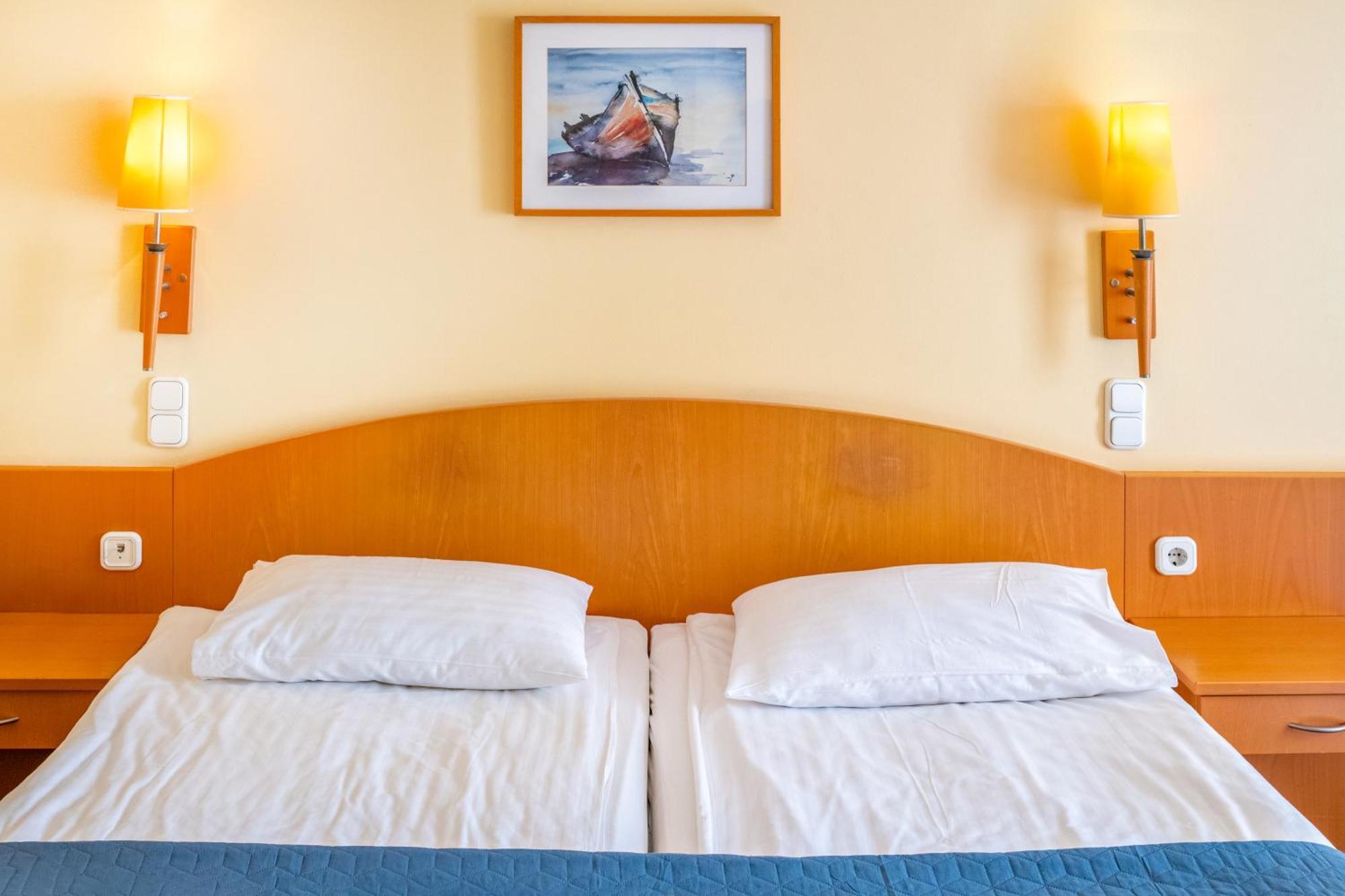 Corvin Hotel Budapest Sissi Wing Bagian luar foto