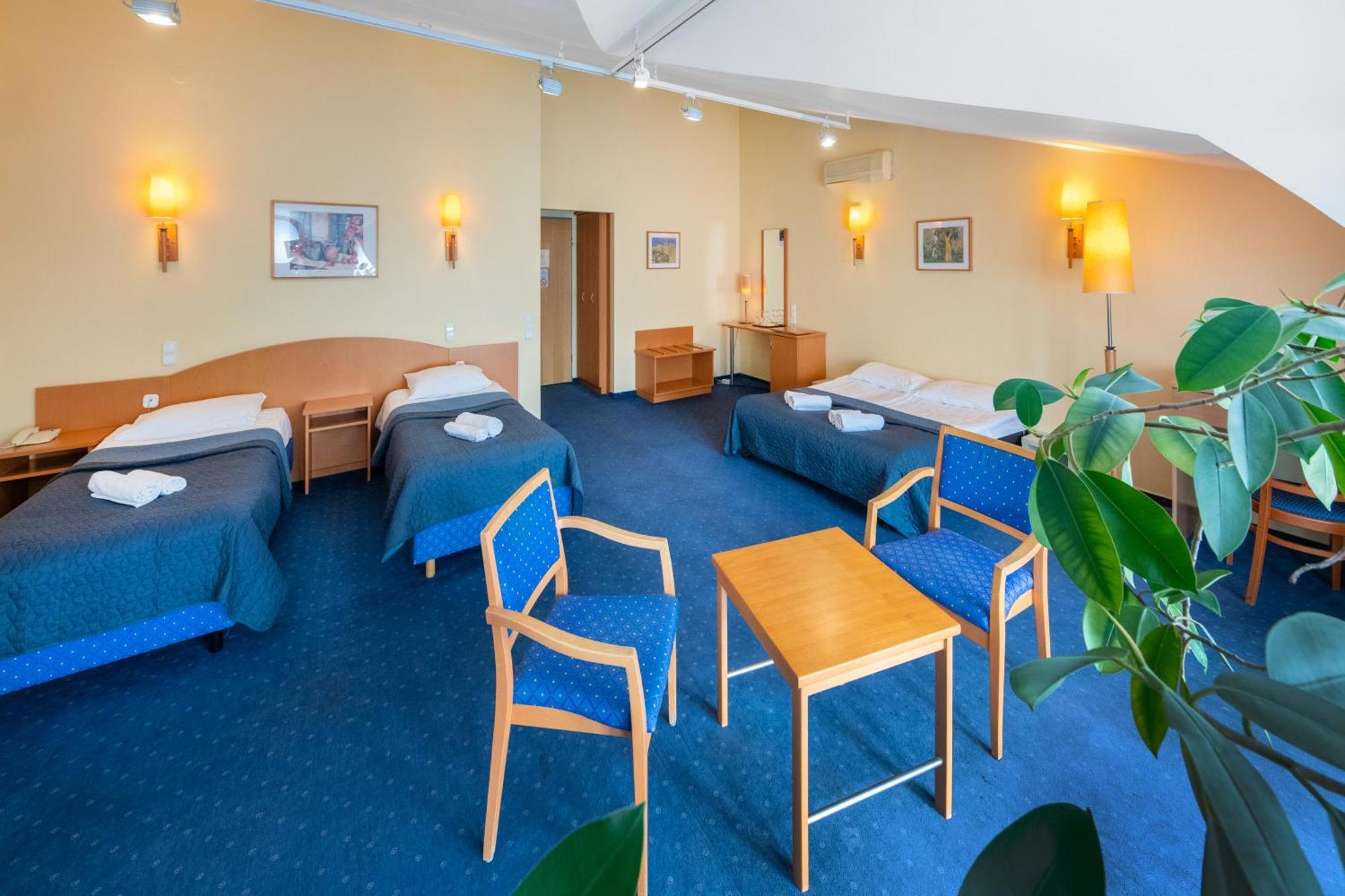 Corvin Hotel Budapest Sissi Wing Bagian luar foto