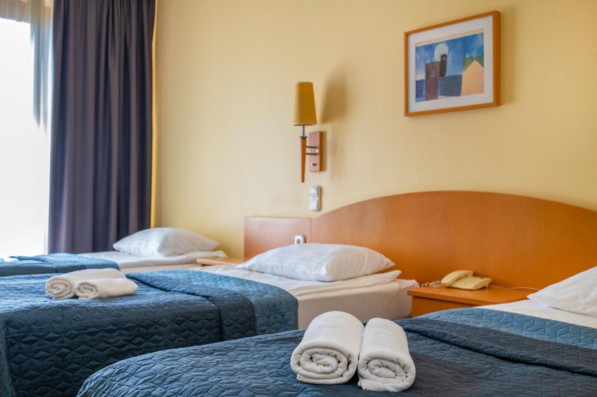 Corvin Hotel Budapest Sissi Wing Bagian luar foto