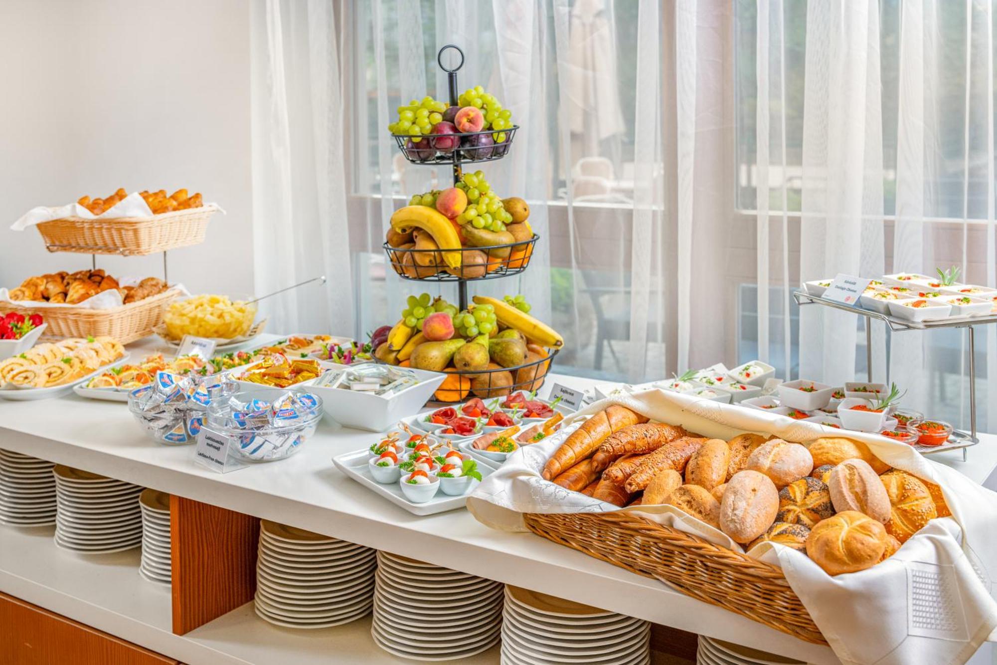 Corvin Hotel Budapest Sissi Wing Bagian luar foto